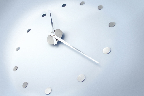 wall clocks modern.jpg